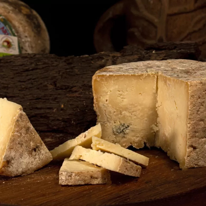 Queso Gamonéu D.O.P. Demués Selección Oro (7 kg aprox.)