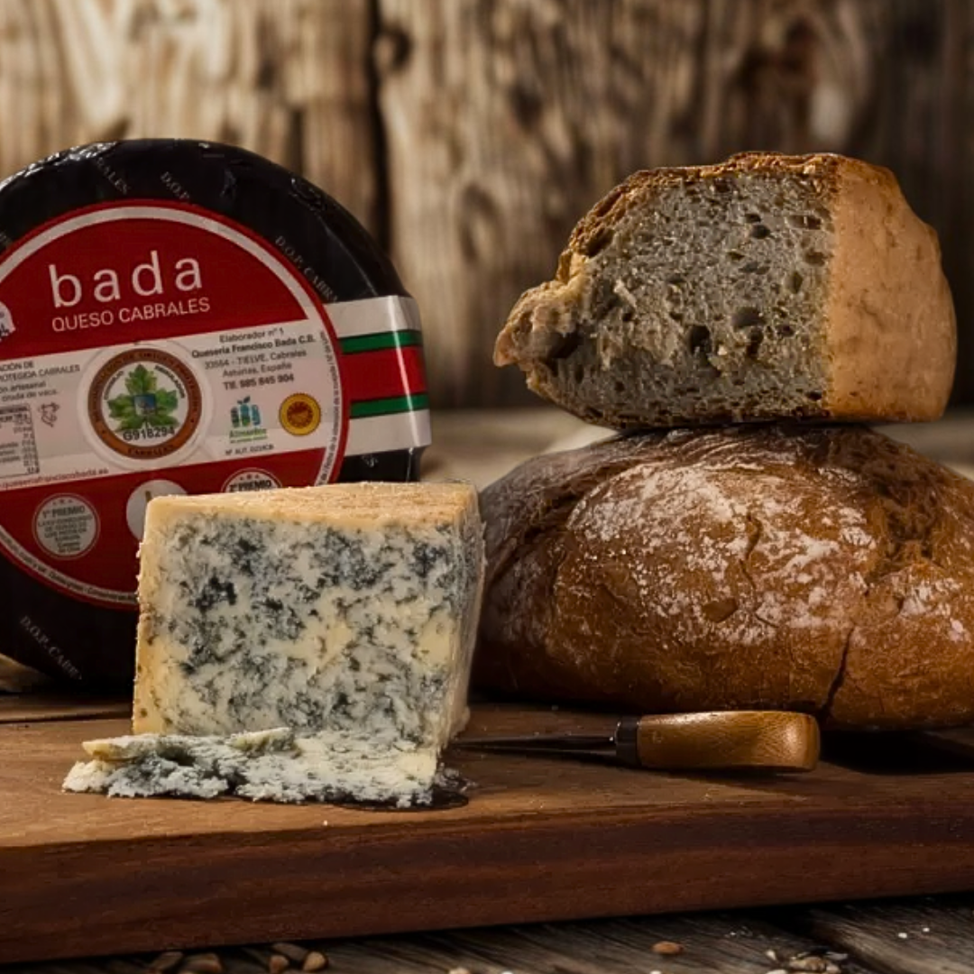 Queso cabrales D.O.P Rojo Prieto (Cuña 350gr aprox)