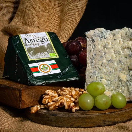 Queso cabrales D.O.P Ecológico Asiegu (Cuña 300gr aprox) - El Almacen del Trasgu