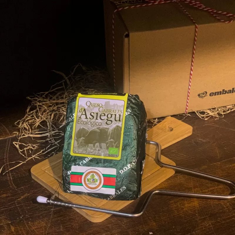 Queso cabrales D.O.P Ecológico Asiegu (Cuña 300gr aprox) - El Almacen del Trasgu