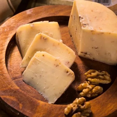 Queso de vaca Taramundi nuez - avellana 600 gr. - El Almacen del Trasgu